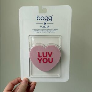 NEW Limited edition Valentine’s Day Bogg bag bit “luv you”